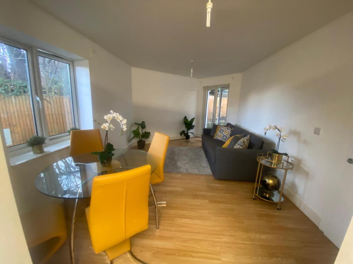Private House With Free Park For Group Near Wembley Station Villa ลอนดอน ภายนอก รูปภาพ